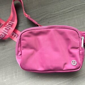 Lululemon crossbody belt bag
